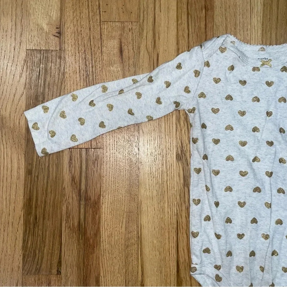 Carters Kids Gold Heart Patterned Onesie Sz 24M - Picture 3 of 7